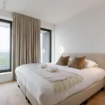 Huswell - New Apartment Overlooking The Yacht Harbor With Parking